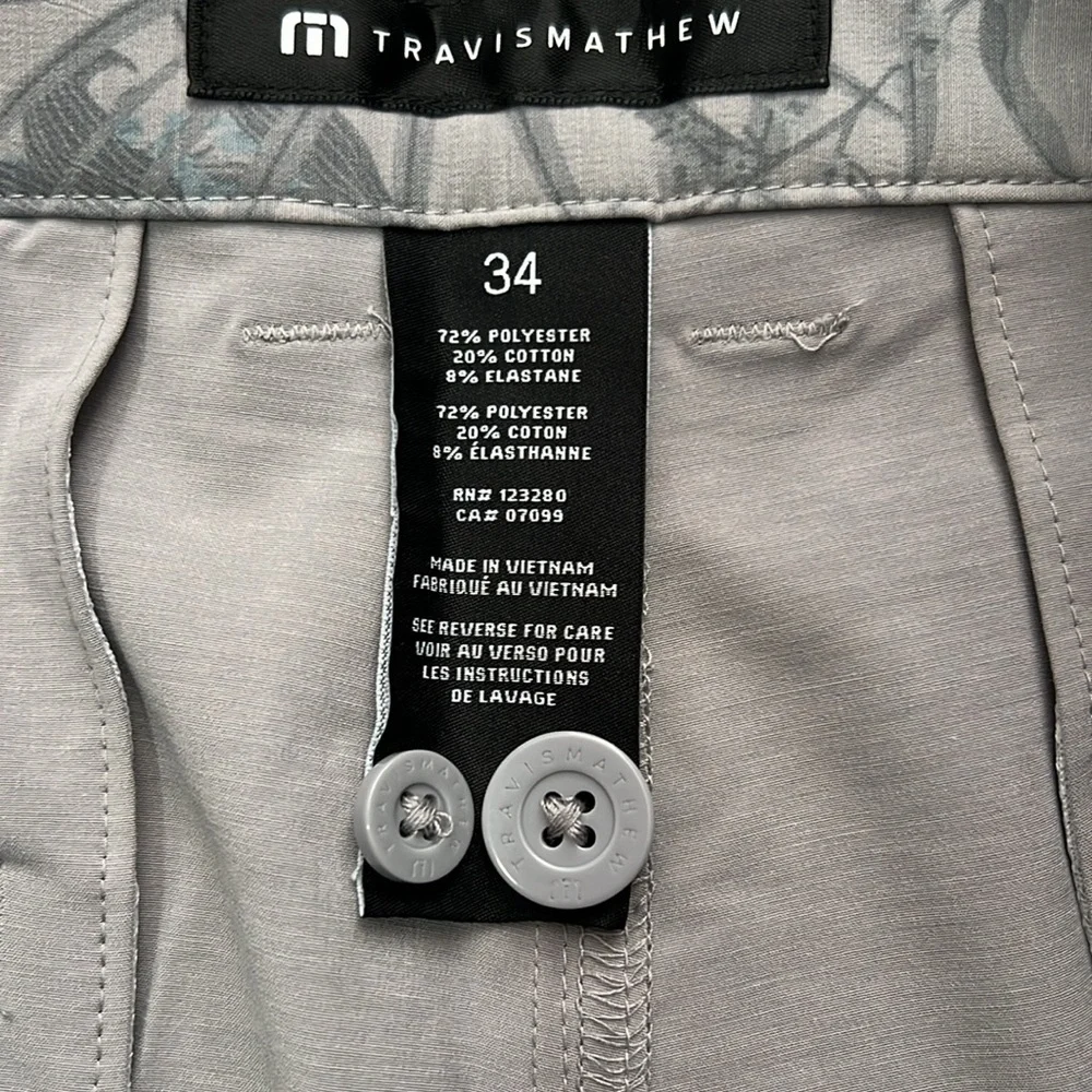 NWT Travis Mathew Gray and Blue Flat Front Shorts with Tropical Print 8” Inseam